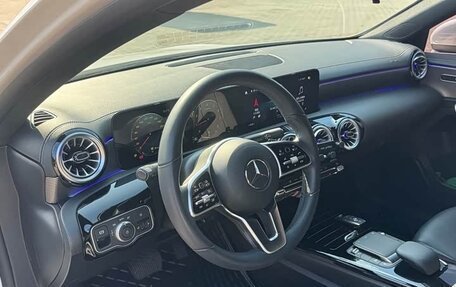 Mercedes-Benz A-Класс, 2022 год, 1 710 000 рублей, 7 фотография