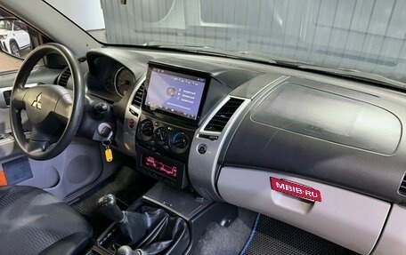 Mitsubishi Pajero Sport II рестайлинг, 2014 год, 1 599 900 рублей, 7 фотография