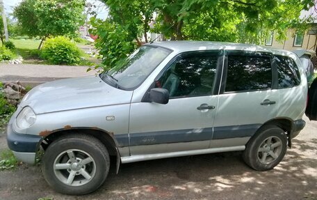 Chevrolet Niva I рестайлинг, 2003 год, 300 000 рублей, 2 фотография