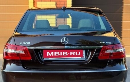 Mercedes-Benz E-Класс, 2013 год, 1 750 000 рублей, 13 фотография