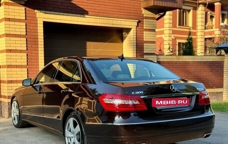 Mercedes-Benz E-Класс, 2013 год, 1 750 000 рублей, 14 фотография