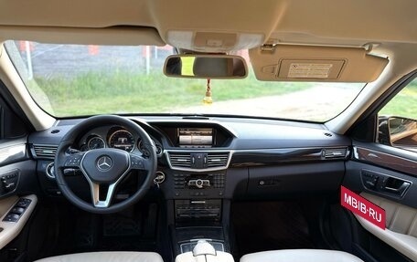 Mercedes-Benz E-Класс, 2013 год, 1 750 000 рублей, 24 фотография