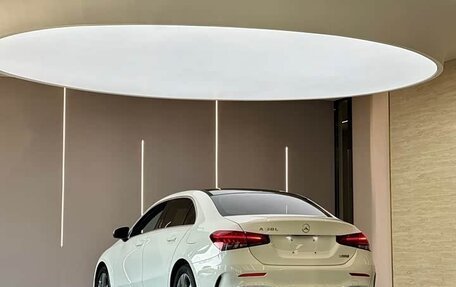 Mercedes-Benz A-Класс, 2022 год, 1 730 000 рублей, 5 фотография