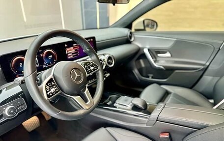 Mercedes-Benz A-Класс, 2022 год, 1 730 000 рублей, 7 фотография