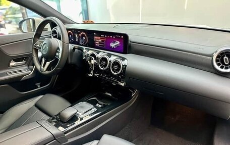 Mercedes-Benz A-Класс, 2022 год, 1 730 000 рублей, 9 фотография