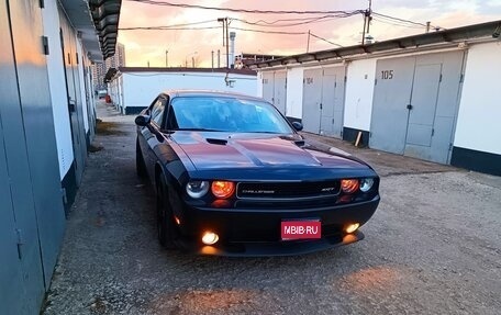 Dodge Challenger III рестайлинг 2, 2013 год, 4 300 000 рублей, 1 фотография