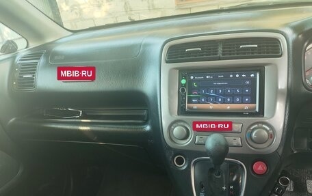 Honda Stream I рестайлинг, 2002 год, 600 000 рублей, 18 фотография