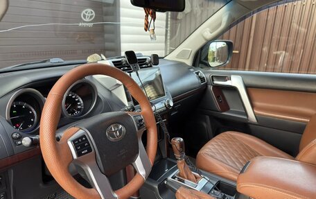 Toyota Land Cruiser Prado 150 рестайлинг 2, 2015 год, 3 250 000 рублей, 16 фотография
