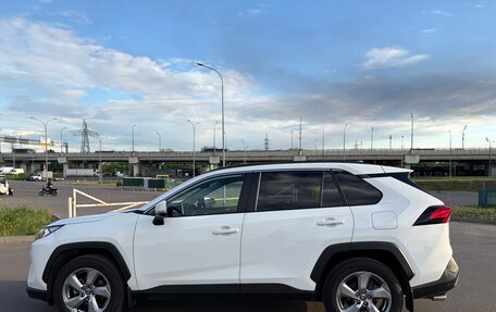 Toyota RAV4, 2021 год, 3 000 000 рублей, 6 фотография