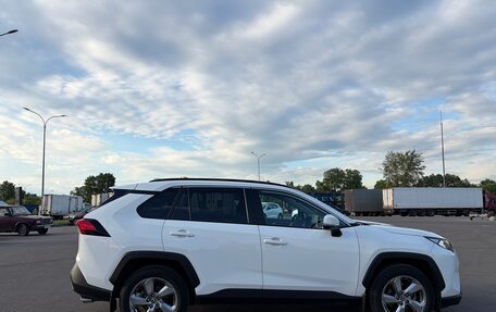 Toyota RAV4, 2021 год, 3 000 000 рублей, 5 фотография