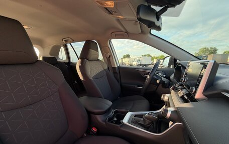Toyota RAV4, 2021 год, 3 000 000 рублей, 9 фотография