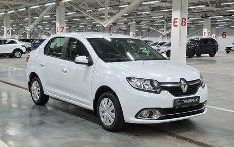 Renault Logan II, 2017 год, 815 000 рублей, 3 фотография