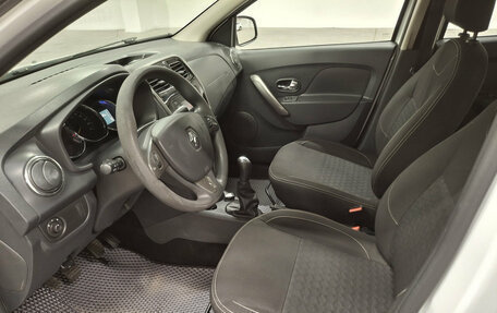 Renault Logan II, 2017 год, 815 000 рублей, 20 фотография
