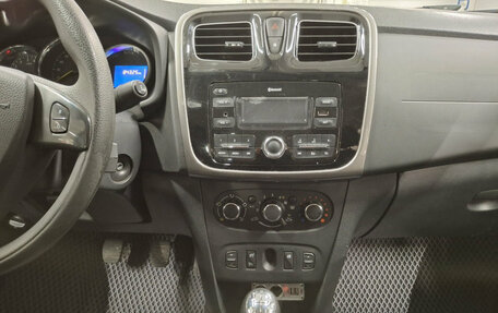Renault Logan II, 2017 год, 815 000 рублей, 18 фотография