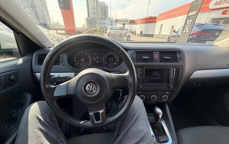 Volkswagen Jetta VI, 2012 год, 900 000 рублей, 11 фотография