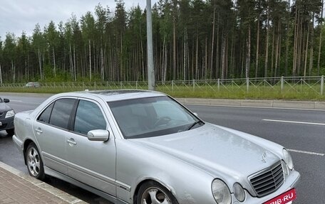 Mercedes-Benz E-Класс, 2000 год, 380 000 рублей, 2 фотография