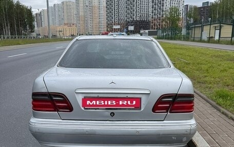 Mercedes-Benz E-Класс, 2000 год, 380 000 рублей, 6 фотография