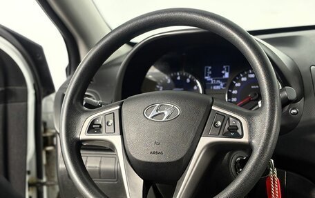 Hyundai Solaris II рестайлинг, 2015 год, 1 035 000 рублей, 14 фотография
