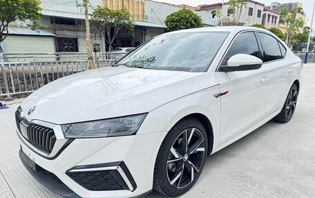 Skoda Octavia IV, 2022 год, 1 680 000 рублей, 2 фотография