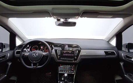 Volkswagen Touran III, 2022 год, 1 700 018 рублей, 9 фотография