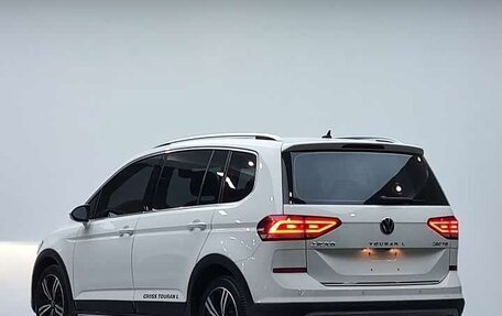 Volkswagen Touran III, 2022 год, 1 700 018 рублей, 4 фотография