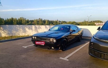 Dodge Challenger III рестайлинг 2, 2013 год, 4 300 000 рублей, 2 фотография
