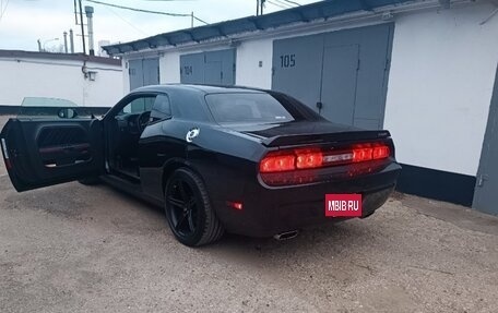 Dodge Challenger III рестайлинг 2, 2013 год, 4 300 000 рублей, 3 фотография