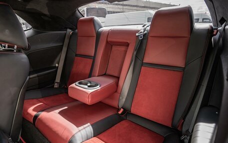 Dodge Challenger III рестайлинг 2, 2013 год, 4 300 000 рублей, 13 фотография