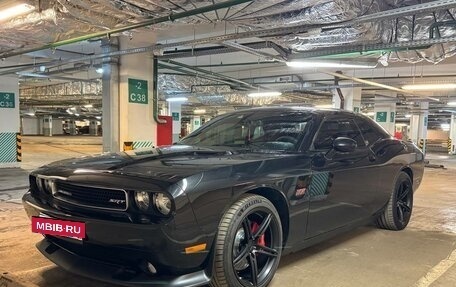 Dodge Challenger III рестайлинг 2, 2013 год, 4 300 000 рублей, 5 фотография