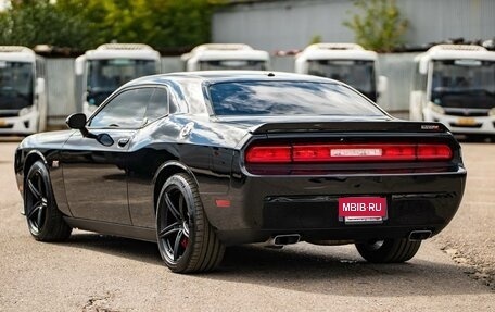Dodge Challenger III рестайлинг 2, 2013 год, 4 300 000 рублей, 8 фотография