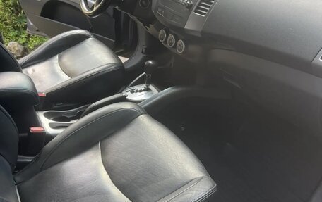 Mitsubishi Outlander III рестайлинг 3, 2008 год, 900 000 рублей, 9 фотография