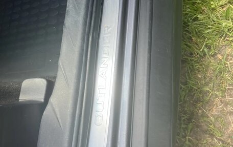 Mitsubishi Outlander III рестайлинг 3, 2008 год, 900 000 рублей, 10 фотография