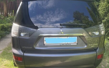 Mitsubishi Outlander III рестайлинг 3, 2008 год, 900 000 рублей, 2 фотография