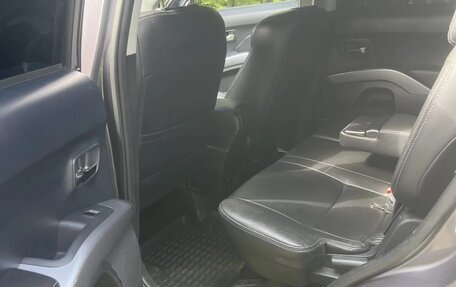Mitsubishi Outlander III рестайлинг 3, 2008 год, 900 000 рублей, 11 фотография