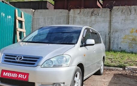 Toyota Ipsum II, 2002 год, 810 000 рублей, 1 фотография