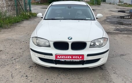 BMW 1 серия, 2008 год, 650 000 рублей, 1 фотография
