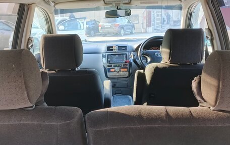 Toyota Ipsum II, 2002 год, 810 000 рублей, 9 фотография