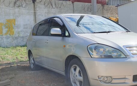 Toyota Ipsum II, 2002 год, 810 000 рублей, 2 фотография