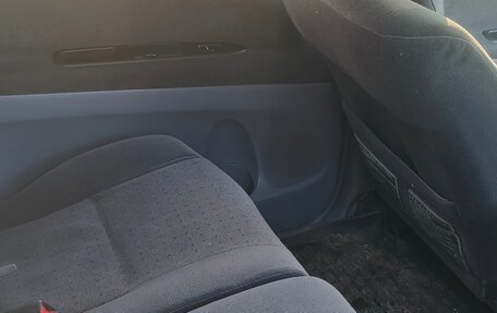 Toyota Ipsum II, 2002 год, 810 000 рублей, 8 фотография