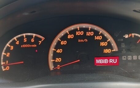 Toyota Ipsum II, 2002 год, 810 000 рублей, 5 фотография