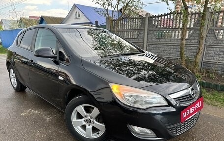 Opel Astra J, 2011 год, 578 000 рублей, 2 фотография