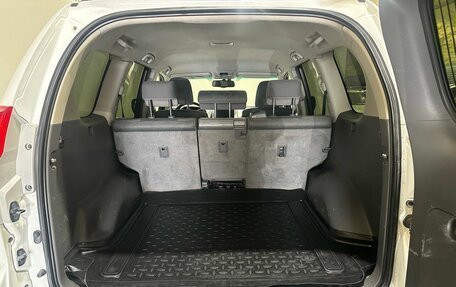 Toyota Land Cruiser Prado 150 рестайлинг 2, 2011 год, 2 800 000 рублей, 2 фотография