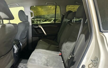 Toyota Land Cruiser Prado 150 рестайлинг 2, 2011 год, 2 800 000 рублей, 16 фотография