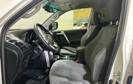 Toyota Land Cruiser Prado 150 рестайлинг 2, 2011 год, 2 800 000 рублей, 21 фотография