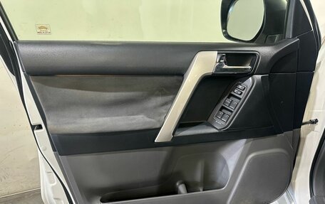 Toyota Land Cruiser Prado 150 рестайлинг 2, 2011 год, 2 800 000 рублей, 23 фотография