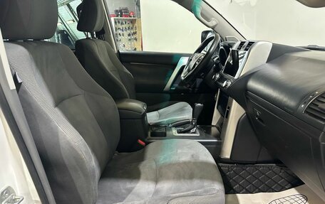 Toyota Land Cruiser Prado 150 рестайлинг 2, 2011 год, 2 800 000 рублей, 31 фотография