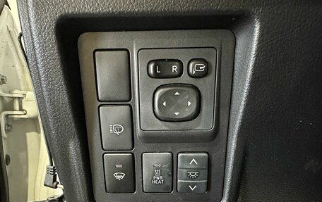 Toyota Land Cruiser Prado 150 рестайлинг 2, 2011 год, 2 800 000 рублей, 34 фотография