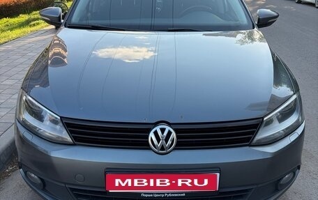 Volkswagen Jetta VI, 2012 год, 1 100 000 рублей, 2 фотография