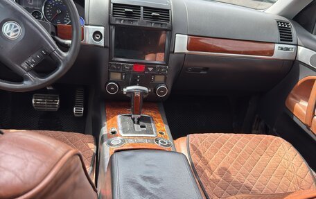 Volkswagen Touareg III, 2005 год, 550 000 рублей, 11 фотография