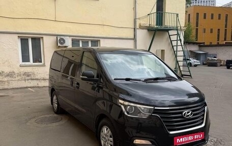 Hyundai H-1 II рестайлинг, 2020 год, 2 950 000 рублей, 3 фотография